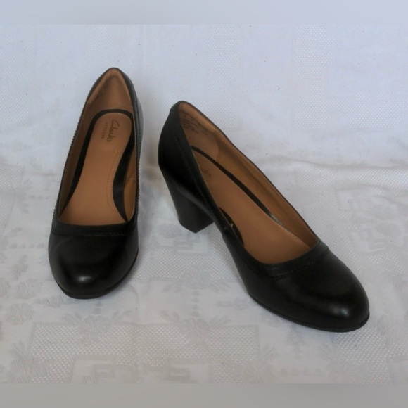 New Clarks Black Leather Pumps - 8M - Picture 7 of 7